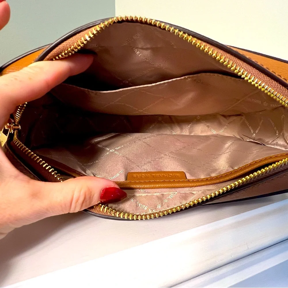 Michael Kors Tan Saffiano Leather Crossbody Bag EUC